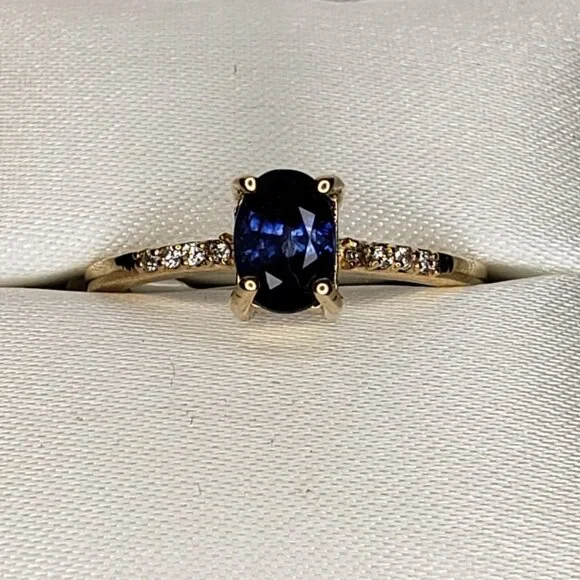 Yellow Gold & Natural Sapphire Ring - 10KT - Picture 1 of 11